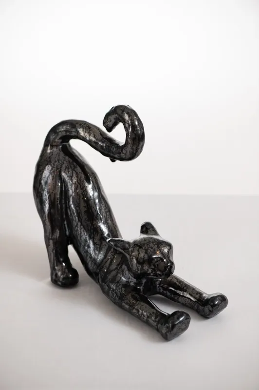 Pantera negra em cerâmica esmaltada