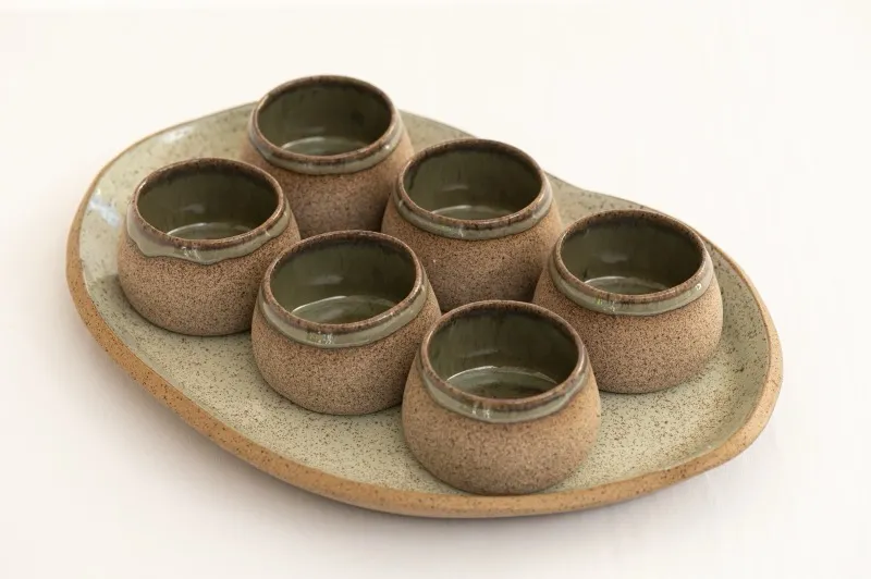 Bandeja com bowls cerâmicos