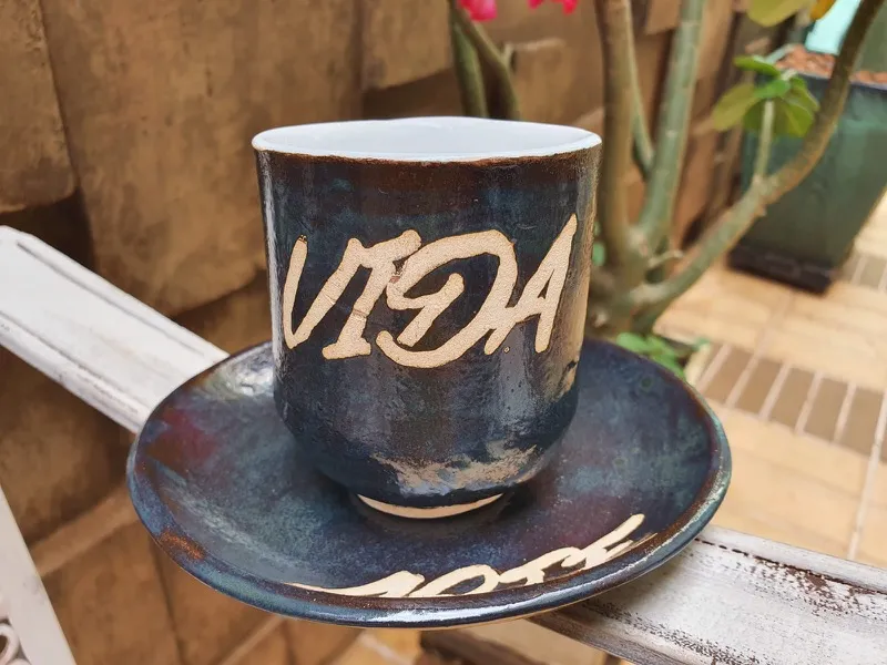 Xícara com a palavra VIDA